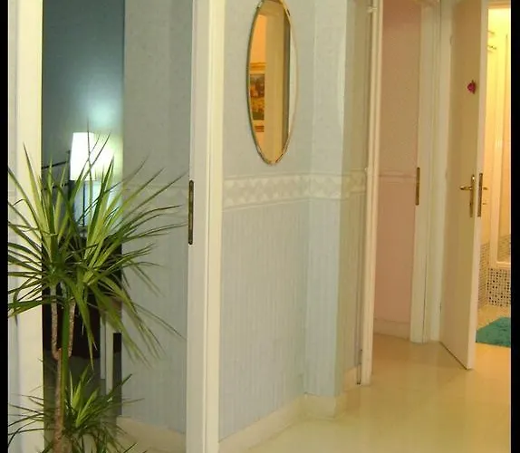 Oda ve Kahvaltı La Casa Romana 4*
